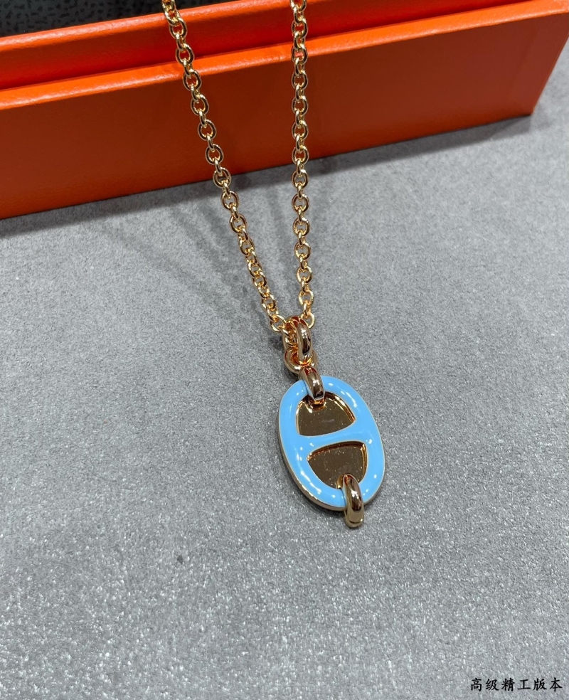 H**me5 necklaces